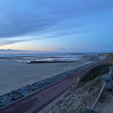 Maison A 100 M De La