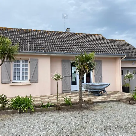 Maison A 100 M De La *