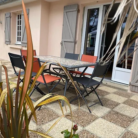 Maison A 100 M De La Holiday home