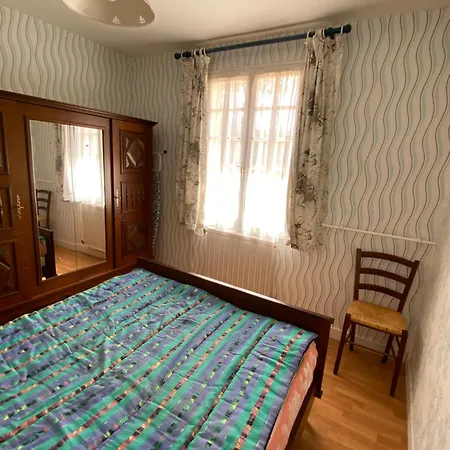 Maison A 100 M De La * Pirou